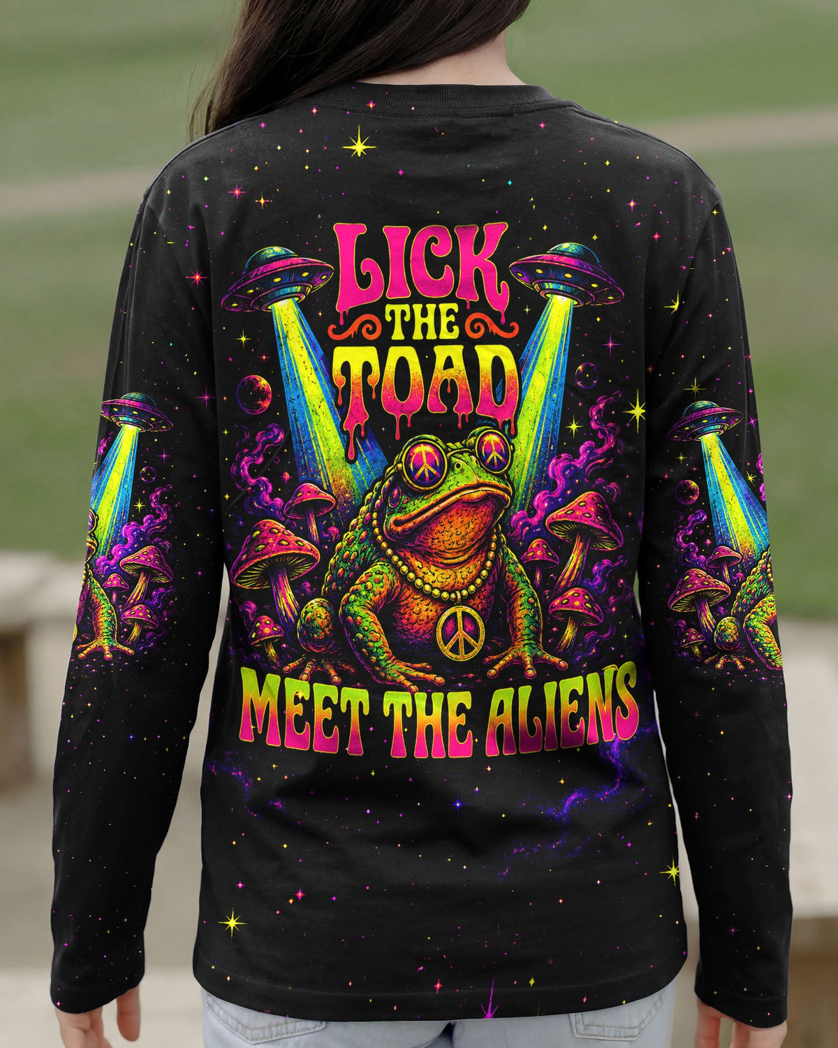 LICK THE TOAD MEET THE ALIENS ALL OVER PRINT   - TLHN3006261